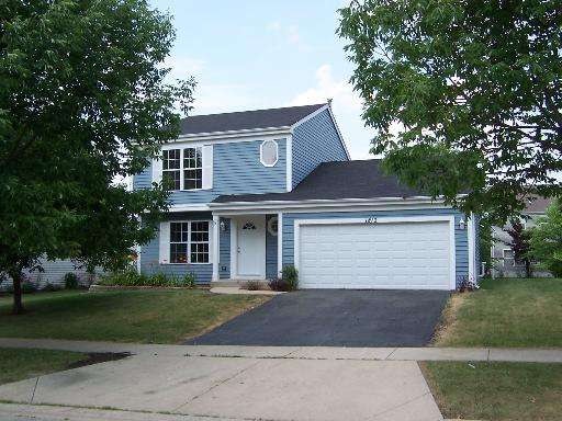 1812 Cambridge Dr unit 2, Carpentersville, IL 60110 - photo 1