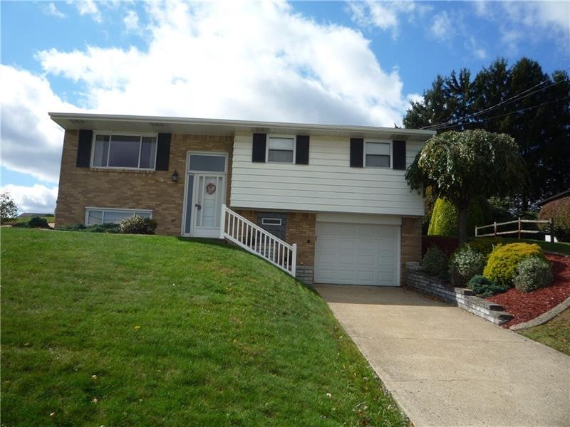 Meticulously maintained 3 bedroom split entry