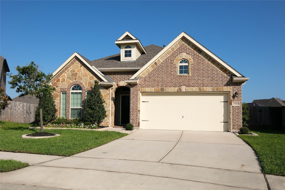 Welcome Home! This homes has everything, 3x2 with