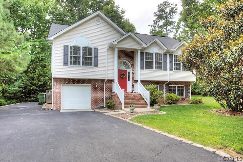 109 Surrey Dr, Ruther Glen, VA 22546 - photo 1