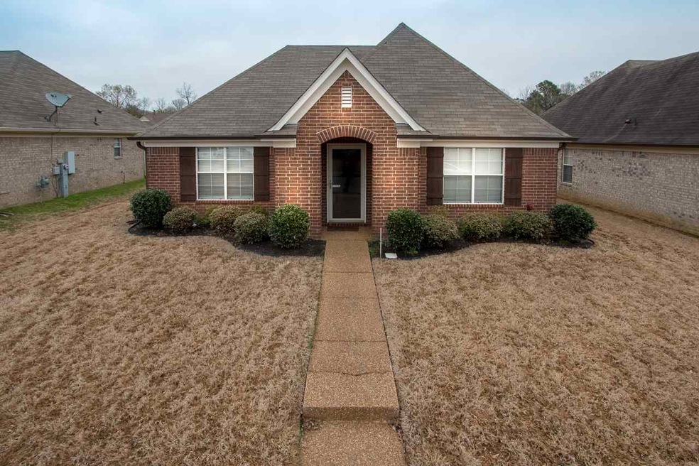 Newlty renovated E. Cortona Cir.