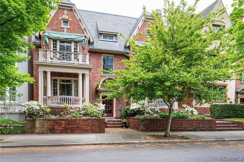 View of front facade with a balcony