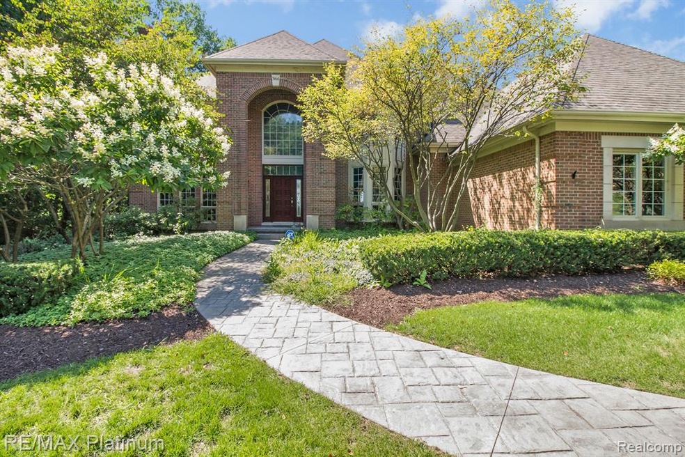 Welcome to 3166 Beach Lake Dr W!!