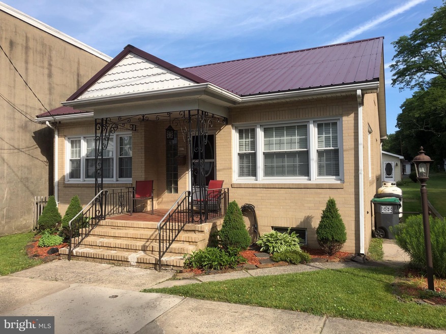 217 E Elm St, Tamaqua, PA 18252 - photo 1