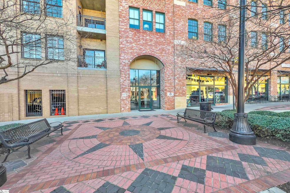 927 S Main St unit 309, Greenville, SC 29601 - photo 1