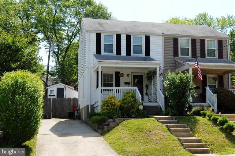 5839 Edgehill Dr, Alexandria, VA 22303 - photo 1