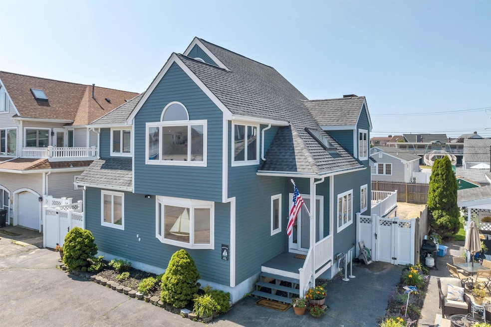 68 Pembroke St, Seabrook, NH 03874 - photo 1