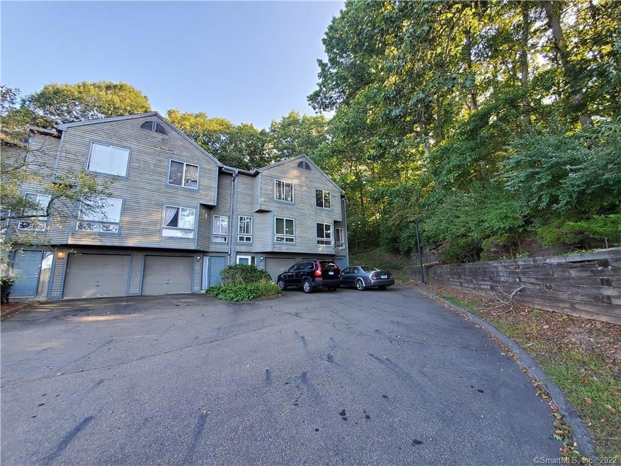 1423 Quinnipiac Ave unit 212, New Haven, CT 06513 - photo 1