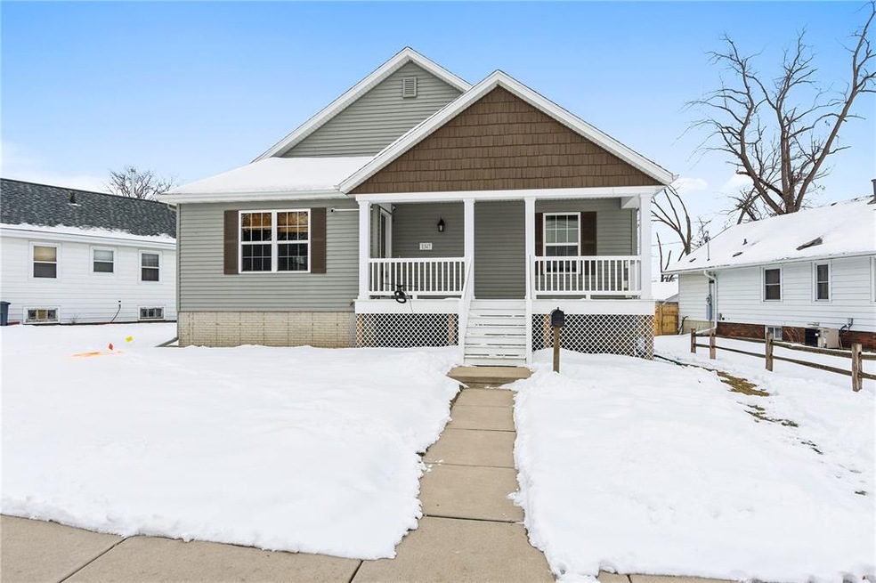 1347 F Ave NW, Cedar Rapids, IA 52405 - photo 1