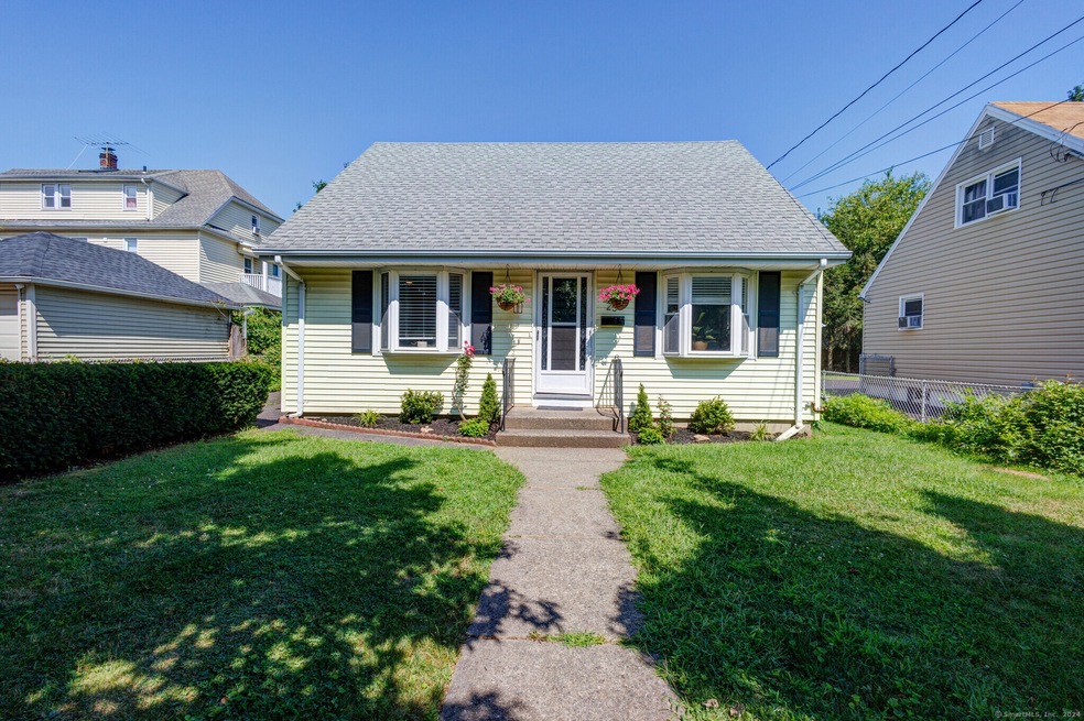 25 Kenwood Ave, Fairfield, CT 06824 - photo 1