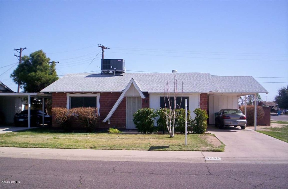 6601 N 40TH DR FRONT OF HOME