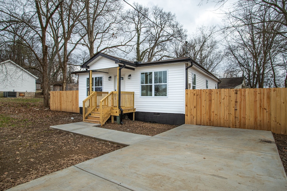 409 Dunnaway St, Shelbyville, TN 37160 - photo 1