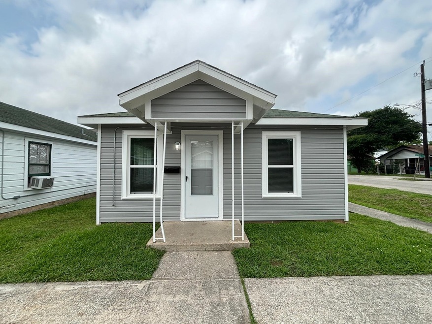 Welcome to 5000 Noble Street Unit 1!