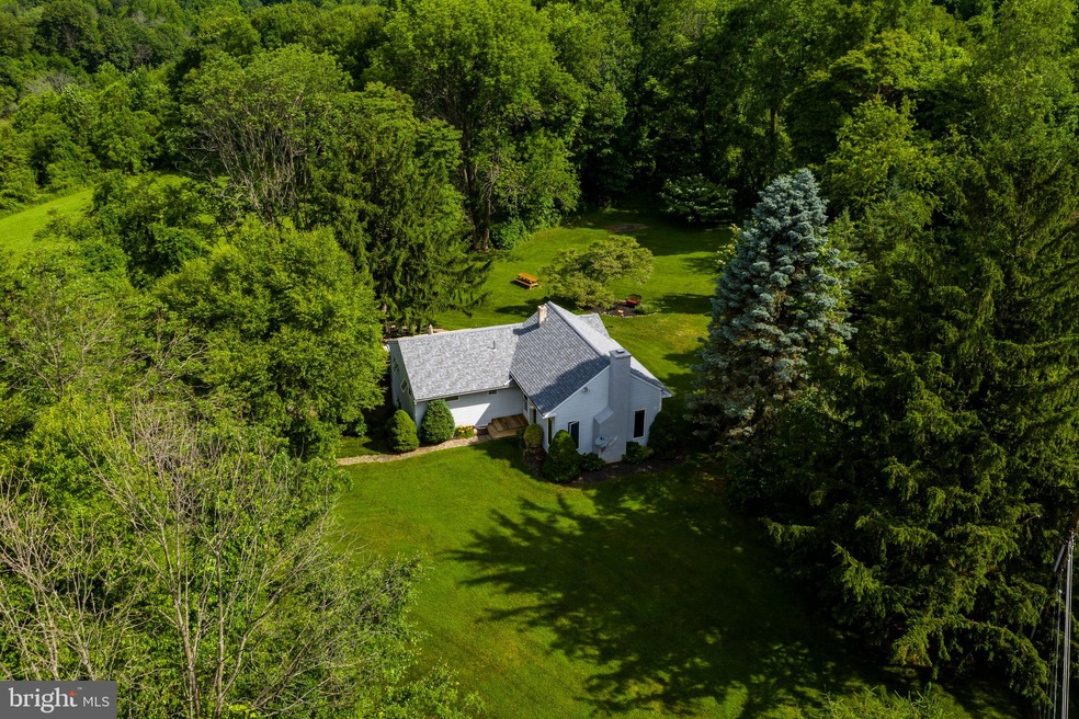 5 Springwood Ln, Chester Springs, PA 19425 - photo 1