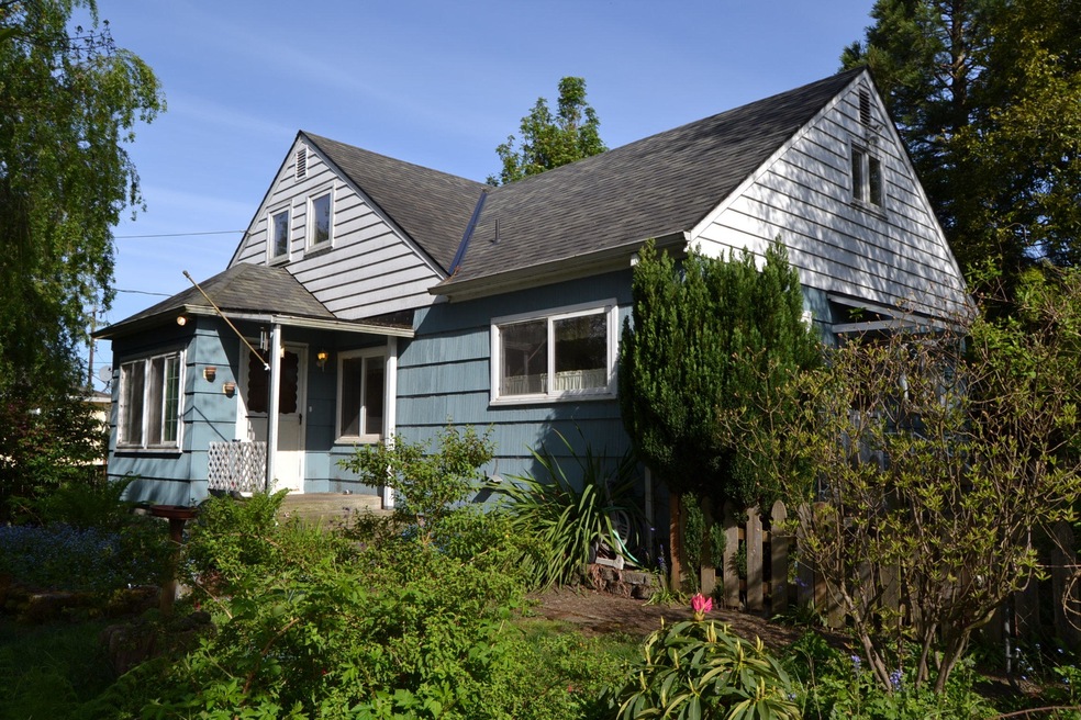 FRONT OF HOUSE