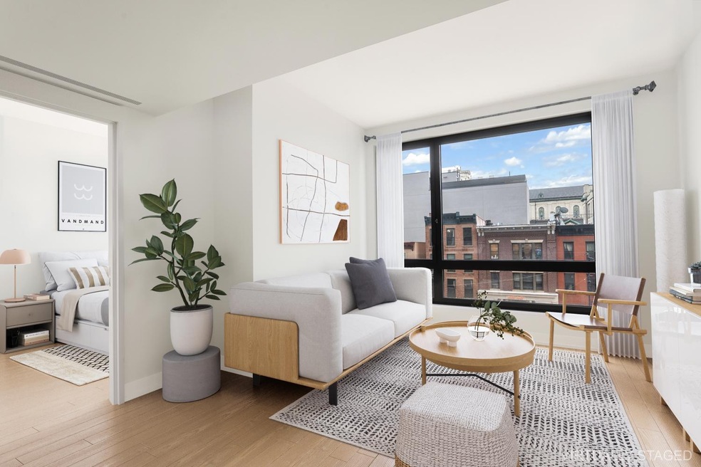 Pending $995,000 • Co-Listing Agent