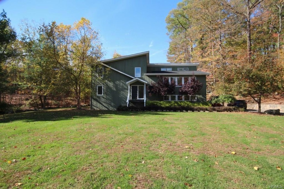 39 Westminster Dr, Croton On Hudson, NY 10520 - photo 1