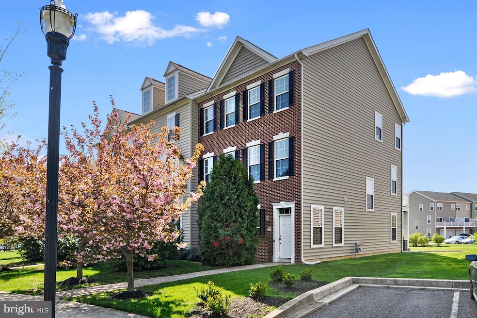 733 Observatory Dr, Bear, DE 19701 - photo 1