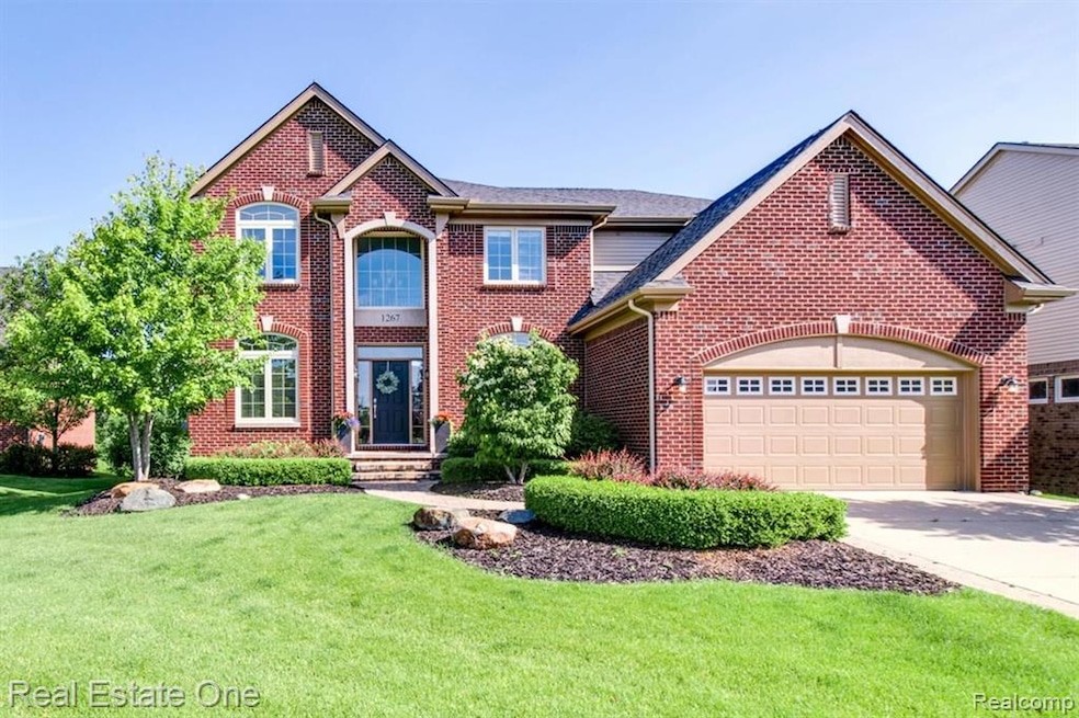 1267 Laguna Ct, Orion Charter Township, MI 48359 - photo 1