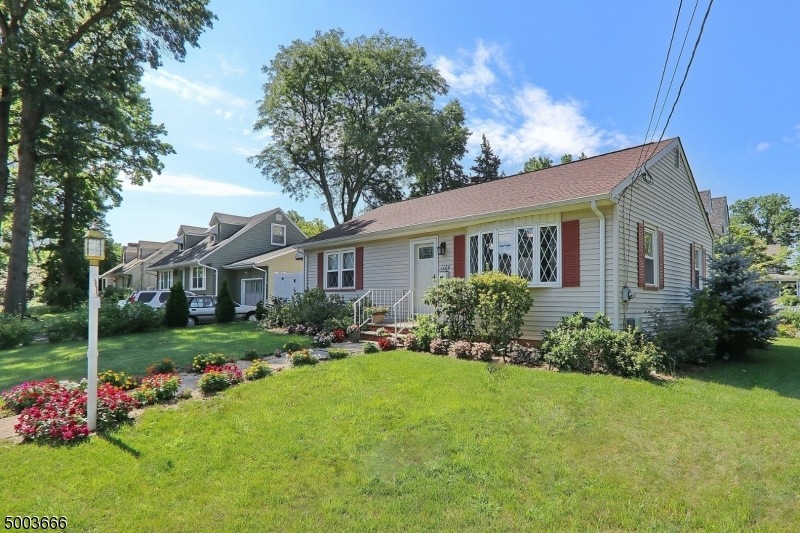 1120 Hetfield Ave, Scotch Plains, NJ 07076 - photo 1