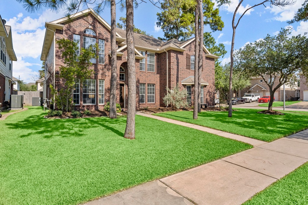 Welcome, to this 5-bedroom 3.5 bathroom home nestled in Canyon Gate at Northpointe.