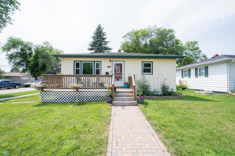 1349 15th St S, Fargo, ND 58103 - photo 1