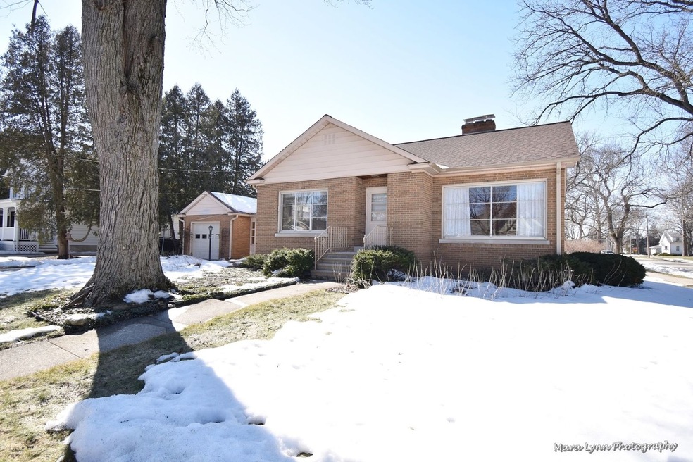 251 N Lincoln St, Batavia, IL 60510 - photo 1