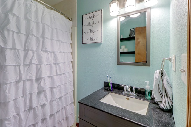 209 Franks Dr, Philo, IL 61864 - photo 1