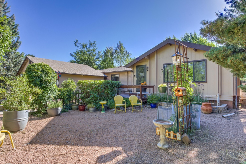 1009 N Arabian Loop