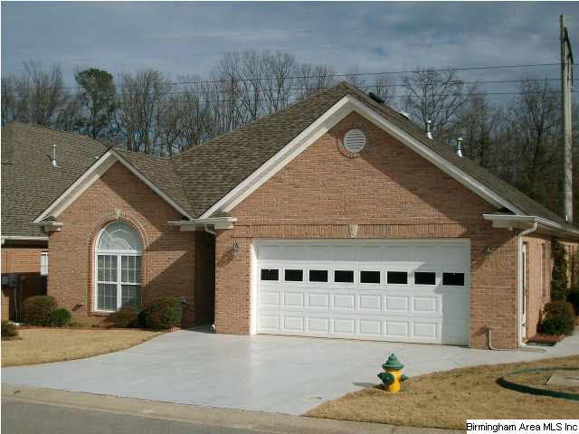 Welcome to 749 Holland Dr!