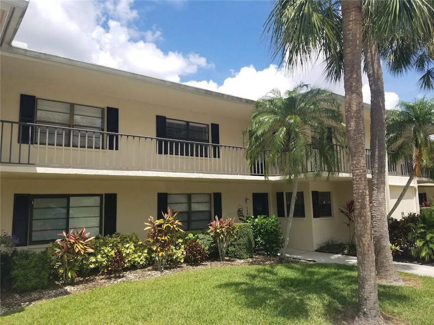 7050 Fairway Bend Ln unit 266, Sarasota, FL 34243 - photo 1