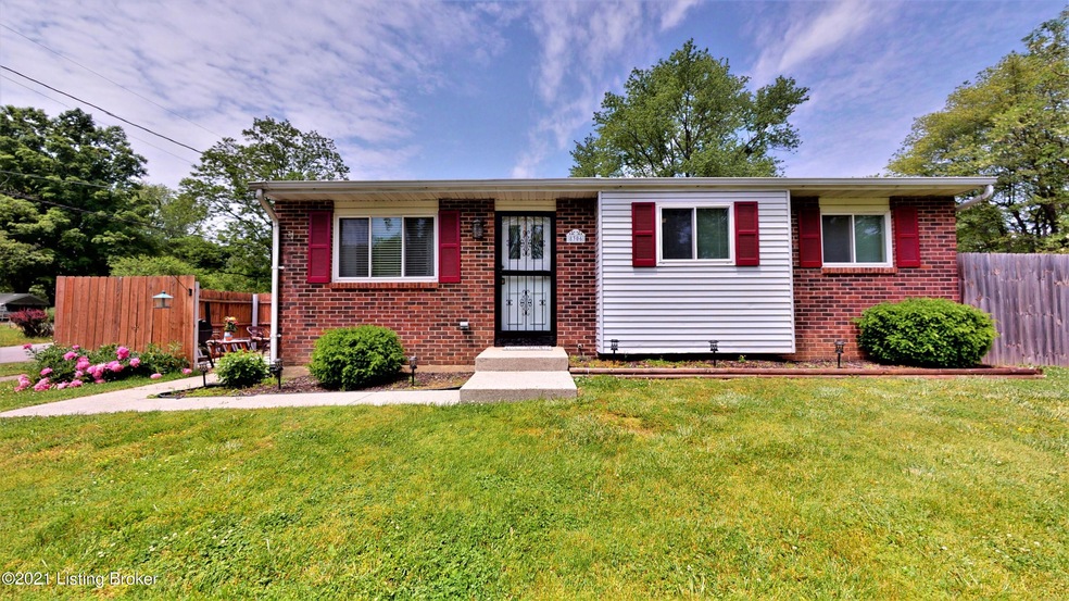 8306 Roseborough Rd, Louisville, KY 40228 - photo 1