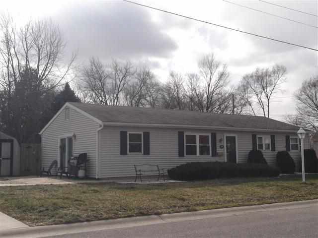 807 20th St, Auburn, IN 46706 - photo 1