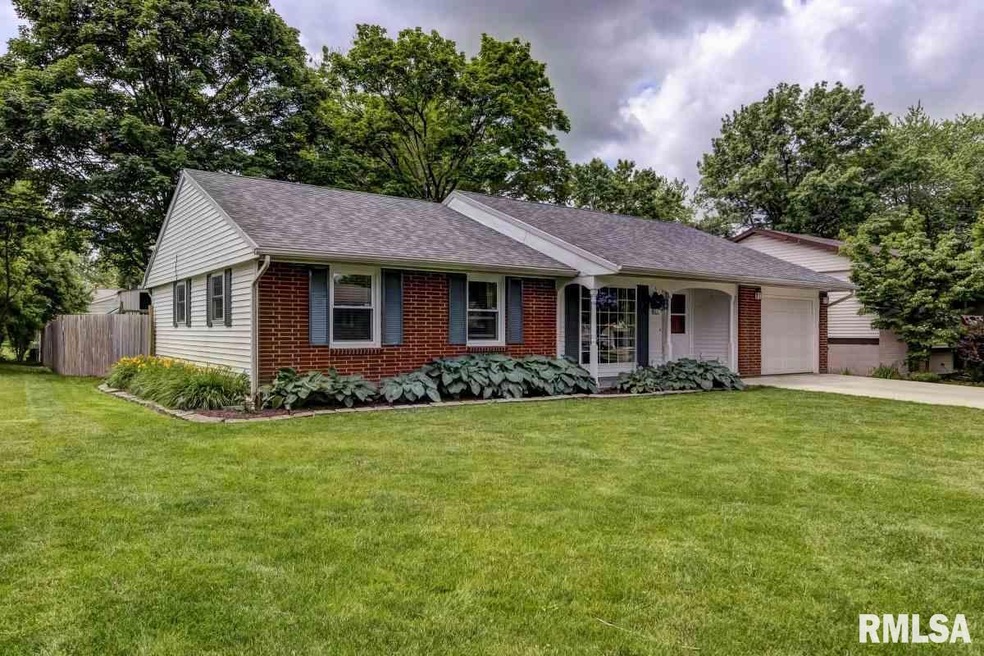 225 Rhoads Ave, Lincoln, IL 62656 - photo 1