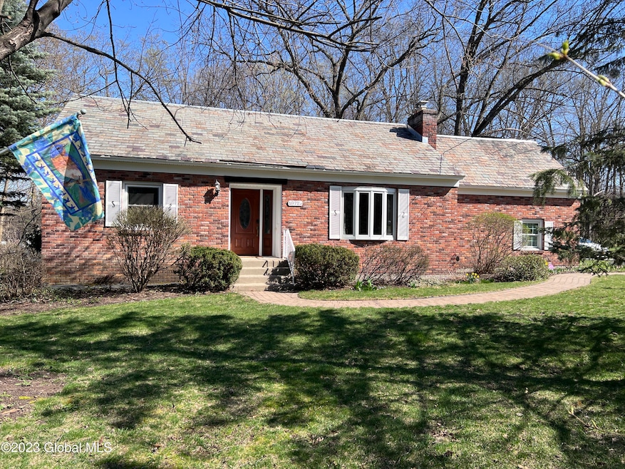 972 Riverview Rd, Schenectady, NY 12309 - photo 1