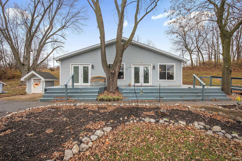 200 N Mohee Dr, Hartford City, IN 47348 - photo 1