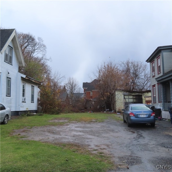 447 Shonnard St, Syracuse, NY 13204 - photo 1