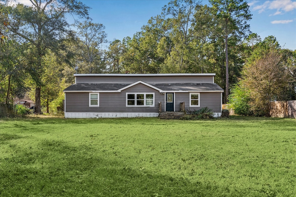 17986 Split Oak Cir, New Caney, TX 77357 - photo 1