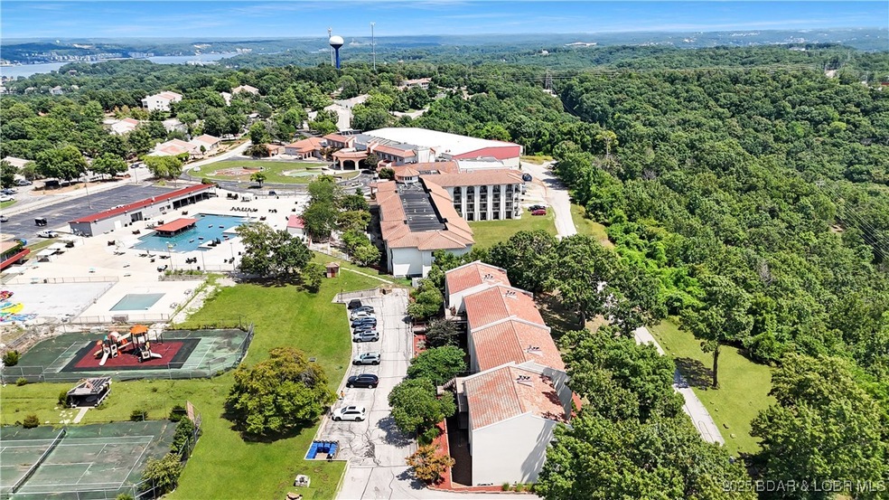 24 E Casa Del Rio Dr unit 689, Lake Ozark, MO 65049 - photo 1