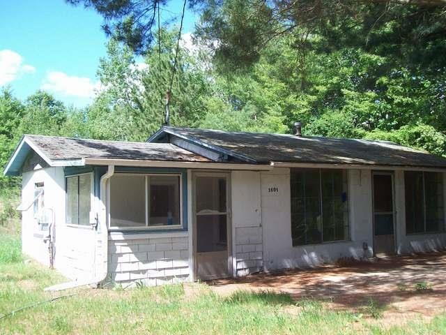 1401 Estey Rd, Beaverton, MI 48612 - photo 1