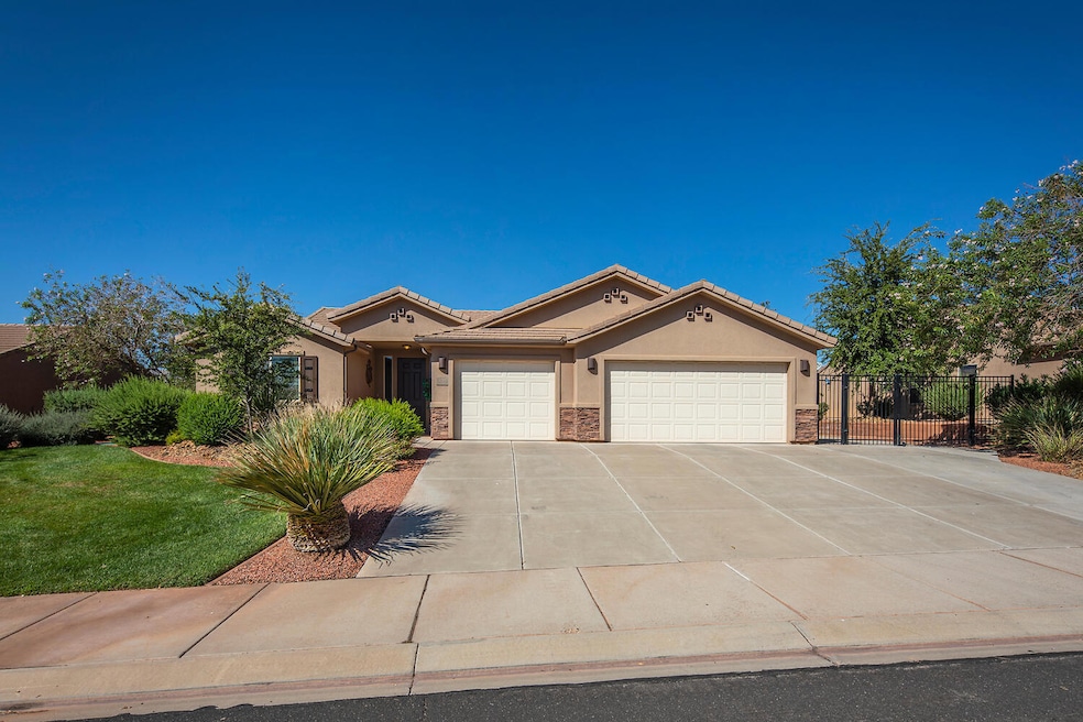 90 330 W Ivins UT 84738 USA-large-001-00