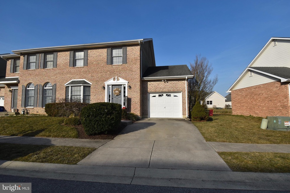 115 Marble House Dr, Bear, DE 19701 - photo 1