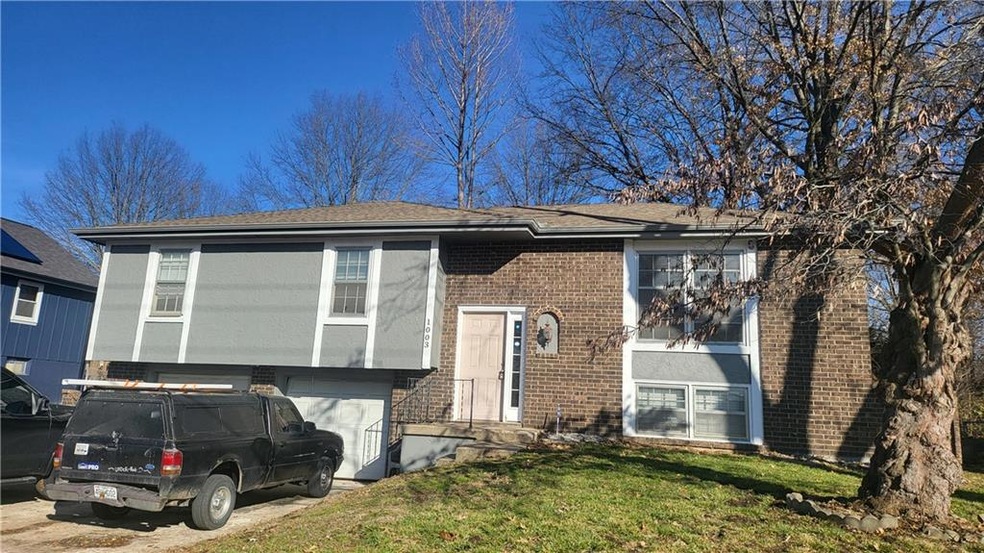 1003 NW R D Mize Rd, Blue Springs, MO 64015 - photo 1