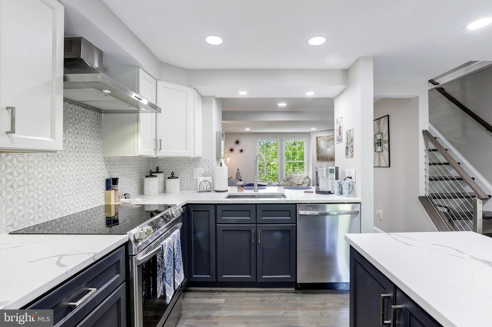 1630 Fieldthorn Dr, Reston, VA 20194 - photo 1