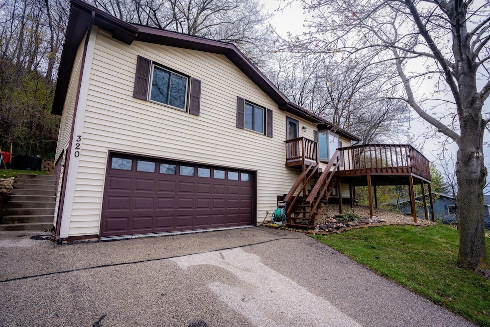 320 Hiawatha Hills Rd, Dakota, MN 55925 - photo 1