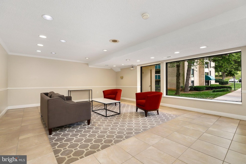 6137 Leesburg Pike unit 103, Falls Church, VA 22041 - photo 1