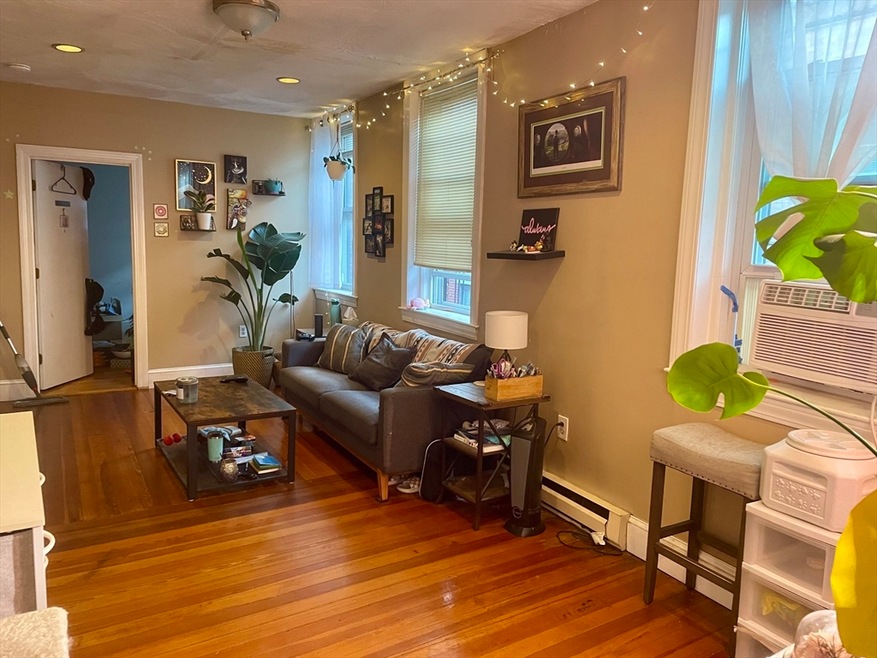 11 Foster St unit 6, Boston, MA 02109 - photo 1