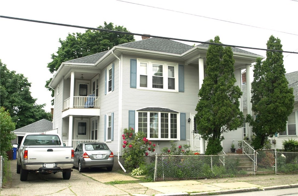 117 Robinson Ave, Pawtucket, RI 02861 - photo 1