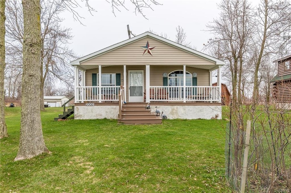 Easy living on the Lake.  Low maintenance exterior