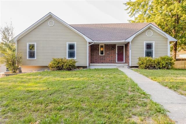 1209 NW Porter Dr, Blue Springs, MO 64015 - photo 1